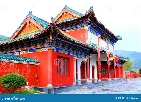 Der Yongfu-Tempel: Ein spirituelles Juwel und architektonisches Meisterwerk im Herzen von Nanping!