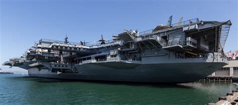 Die USS Midway: Ein Flugzeugträger voller Geschichte und Abenteuer!