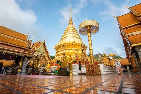  Phra That Doi Suthep: Ein spiritueller Tempel mit überwältigendem Panoramablick auf Chiang Mai!