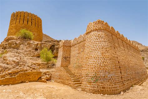 Der Rani Kot Fort: Ein monumentales Zeugnis der Geschichte und eine spektakuläre Aussicht auf Larkana!